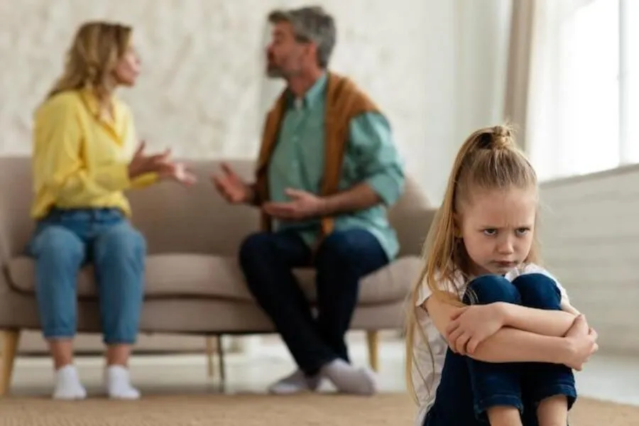 Jak rozmawiać z dzieckiem o rozstaniu – Prevencja emocjonalnych trudności i zrozumienie sytuacji