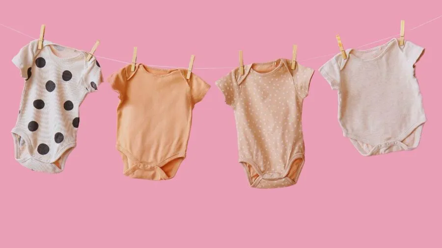Body na każdą porę roku – jak wybrać odpowiedni materiał na lato i zimę?